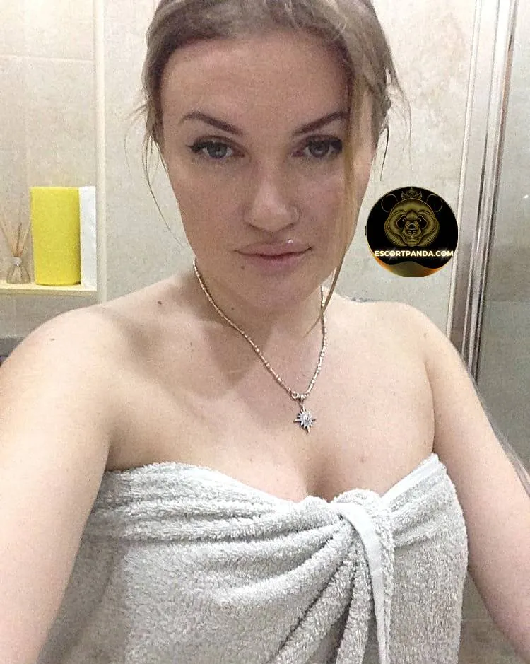 Bayrakli Escort Bayan 3